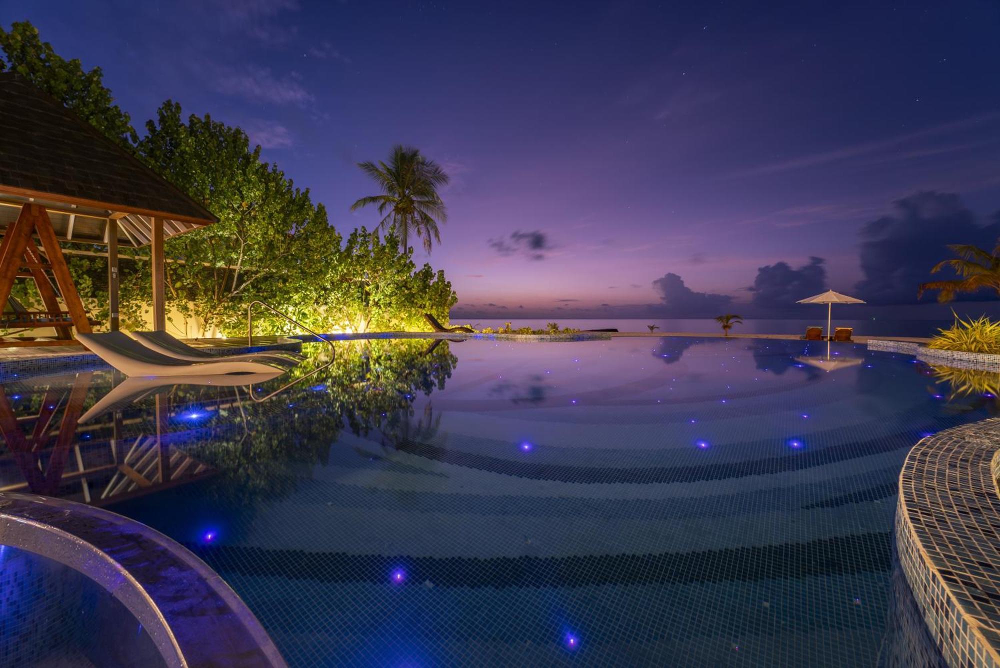 Atmosphere Kanifushi Hotel Naifaru Exterior photo